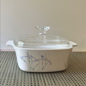 Like New! Vintage Shadow Iris Corning ware A-1 1/2 -B 1.5 Liter casserole w/ lid